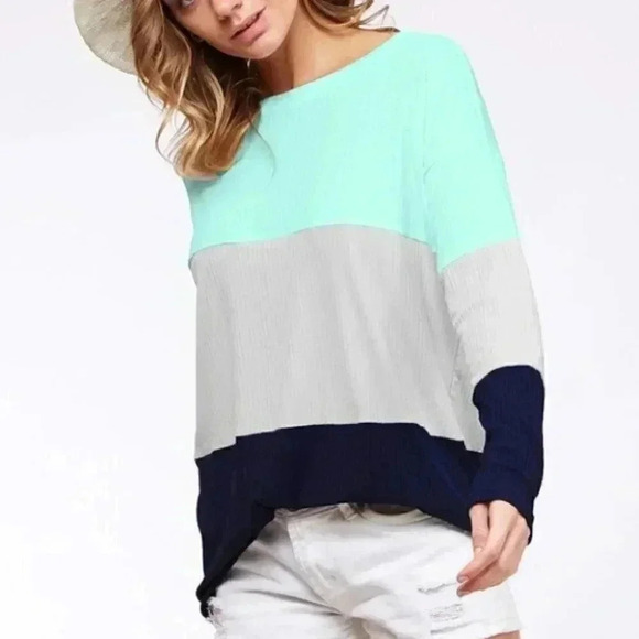 CASUAL TOP - Picture 1 of 3